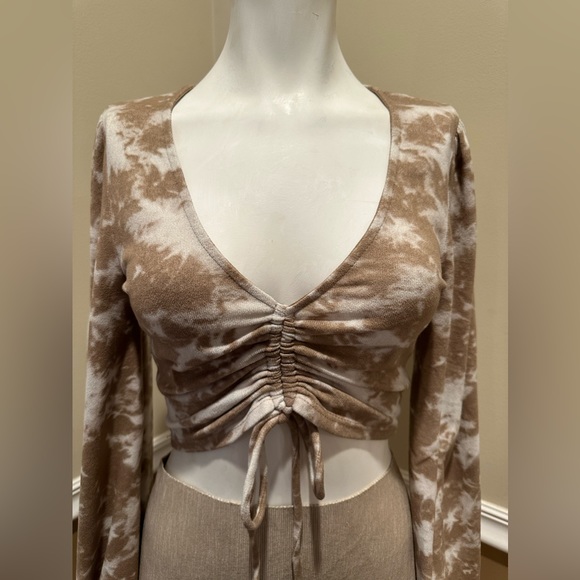 Blue Blush soft long sleeve crop top like new size small - Picture 3 of 7